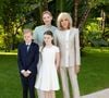 En effet, Jacques et Gabriella ont pu discuter avec la Première dame, acceptant même de poser sur des clichés.
Le prince Jacques de Monaco, marquis des Baux, La princesse Gabriella de Monaco, comtesse de Carladès, La princesse Charlène de Monaco et Brigitte Macron posent dans les jardins du palais en marge de la visite d'état du couple présidentiel français à Monaco le 7 juin 2025.

© Olivier Huitel / Pool Monaco / Bestimage