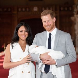 Le duc et la duchesse de Sussex avec leur petit garçon, né lundi matin, lors d'un photocall à St George's Hall au château de Windsor dans le Berkshire, au Royaume-Uni, le 8 mai 2019. Photo par Dominic Lipinski/PA Photos/ABACAPRESS.COM