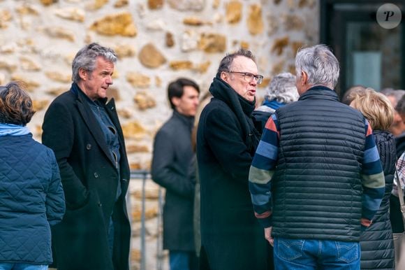 Elles ont eu lieu au crématorium de Saint-Fargeau-Ponthierry

David Brécourt et Julien Lepers aux obsèques du chanteur Herbert Léonard au crématorium de Saint-Fargeau-Ponthierry, France, le 12 mars 2025. © Bestimage