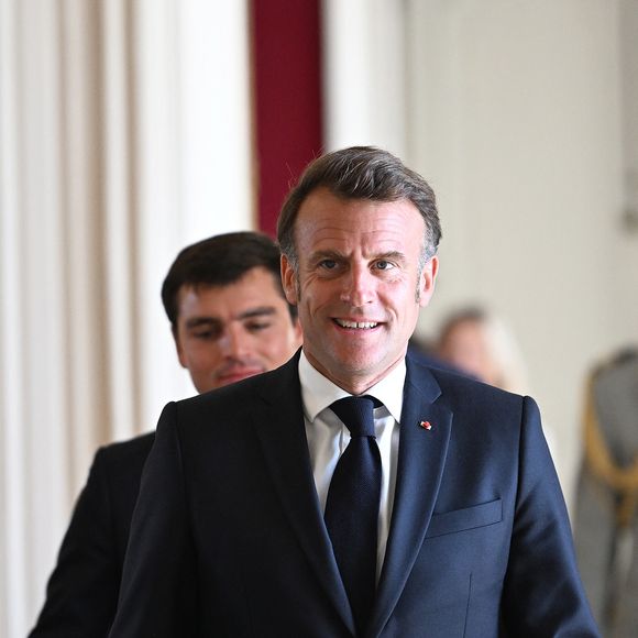 Le président français Emmanuel Macron dirige une réunion au "Sommet Choisir la France", visant à attirer les investisseurs étrangers dans le pays au Château de Versailles, près de Paris, le 19 mai 2025. © Jeanne Accorsini/Pool/Bestimage