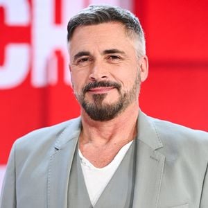 Il avait besoin de prendre l'air "loin de Paris".
Exclusif - Olivier Minne - Enregistrement de l'émission Vivement dimanche consacrée à l'équipe du Splendid au studio Rive Gauche, présentée par M.Drucker, et diffusée le 2 mars sur France 3. Paris, le 21 février 2025.
© Guillaume Gaffiot / Bestimage