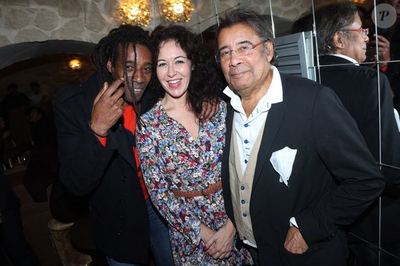Selon elle, ce n'est pas surprenant que la SNCF lance une classe sans enfants

Exclusive - Julien Voulzy, Caroline Goldman et Laurent Voulzy assistent à la soirée d'ouverture du club 'Le Flirt' le 07 novembre 2024 à Paris, France. Photo by Jerome Domine/ABACAPRESS.COM