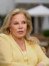 Dans la maison de Sylvie Vartan à Beverly Hills, on trouve un objet très stylé à moins de 30 euros !
