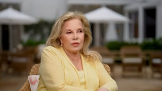 Dans la maison de Sylvie Vartan à Beverly Hills, on trouve un objet très stylé à moins de 30 euros !