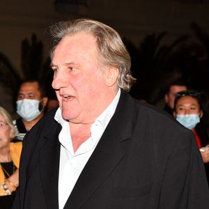 En attendant, le comédien passe sa vie entre Paris et son château de Tigné. 

Gérard Depardieu lors de la soirée de clôture de la 3eme édition du Festival Cinéroman à Nice, le 24 octobre 2021. C'est avec la remise des prix et la projection en avant première du film Goliath, réalisé par F.Tellier, que Cinéroman s'est achevé avec en invité surprise, G.Depardieu. 
©Bruno Bebert / Bestimage