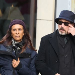 Vincent Perez et sa compagne Karine Silla-Perez - Obsèques du réalisateur Bertrand Blier en l'église Saint-Roch à Paris le 29 janvier 2025. © Dominique Jacovides/Bestimage