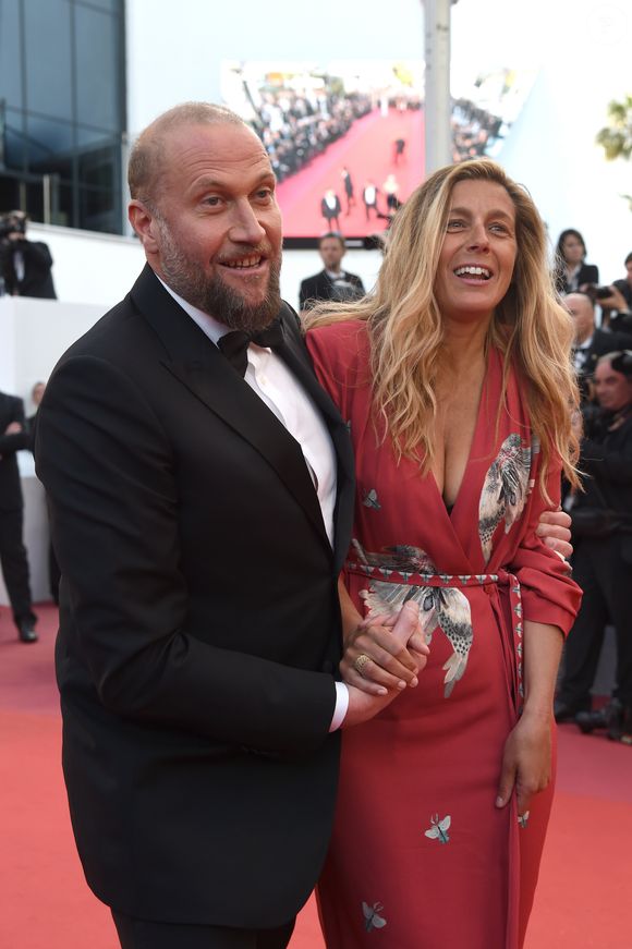 François Damiens et sa compagne - Montée des marches du film « Le Grand Bain » lors du 71ème Festival International du Film de Cannes. Le 13 mai 2018 
© Giancarlo Gorassini / Bestimage