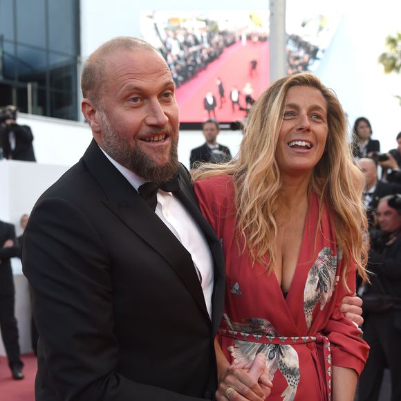 François Damiens et sa compagne - Montée des marches du film « Le Grand Bain » lors du 71ème Festival International du Film de Cannes. Le 13 mai 2018 
© Giancarlo Gorassini / Bestimage