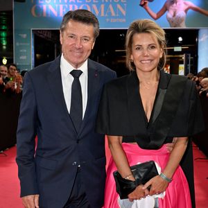 Sur le tapis rouge du festival, on a notamment vu Christian Estrosi, le maire de Nice, arrivé au bras de sa compagne, la célèbre chroniqueuse de "Télématin", Laura Tenoudji. 

Christian Estrosi, le maire de Nice, et sa femme Laura Tenoudji Estrosi durant le soirée de clôture du festival Cinéroman au Pathé gare du Sud, à Nice le 4 octobre 2025. © Bebert-Jacovides/Bestimage