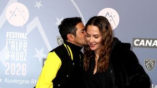 Jamel Debbouze et Mélissa Theuriau collés l'un à l'autre : après 15 de relation, ils sont toujours aussi amoureux