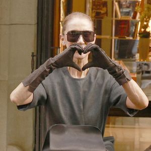 Céline Dion quitte le Royal Monceau pour se rendre aux répétitions de son concert parisien. Paris le 8 Septembre 2026. © Christophe Aubert / Bestimage