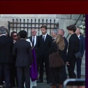 Laura Smet présente pour saluer une dernière fois sa mère Nathalie Baye.