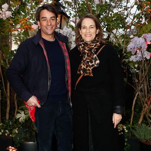 Julian Bugier et sa femme Claire Fournier - Remise du prix littéraire "Closerie des Lilas" à la Closerie des Lilas, à Paris le 25 avril 2024. Le prix littéraire de la Closerie des Lilas a été décerné à la romancière Arièle Butaux pour son livre "le cratère". © Christophe Clovis / Bestimage