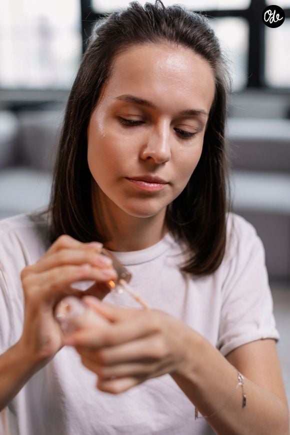 L'inversion de l'ordre d'application avec d'autres produits de maquillage optimise également l'éclat du visage.