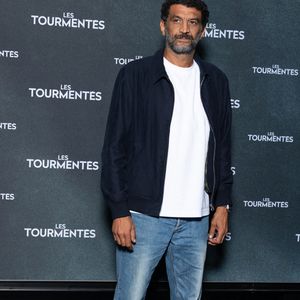 Ramzy Bedia assiste à la première parisienne du film « Les Tourmentes » à l'UGC Les Halles, le 3 septembre 2025 à Paris, en France. Photo : Nasser Berzane/ABACAPRESS.COM