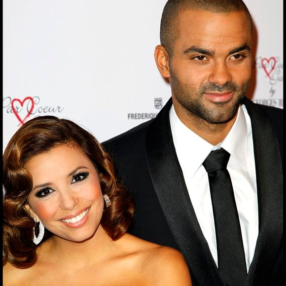 Leur relation s’est terminée en 2011 sur fond de tensions, notamment liées à une infidélité présumée.

Eva Longoria et Tony Parker à la soirée "Par Coeur Gala" au Pavillon Cambon Capucines. Photo par Guillaume Gaffiot/Bestimage