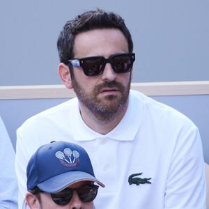 Camille Combal - Célébrités dans les tribunes de la finale homme des Internationaux de France de tennis de Roland Garros 2024 à Paris le 9 juin 2024. © Jacovides-Moreau/Bestimage