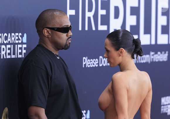 2 février 2025, Los Angeles, Californie, USA : Kanye West et sa femme Bianca Censori lors de la 67ème cérémonie des Grammy Awards qui s'est tenue à la Crypto.com Arena à Los Angeles, Californie, le dimanche 2 février 2025. (©Zuma Press / Bestimage)