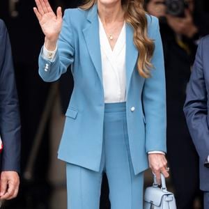 Son Altesse Royale, Catherine, Princesse de Galles (Catherine (Kate) Middleton, princesse de Galles), visite de 2 jours en Italie. À son arrivée à la mairie de Reggio Emilia, elle est accueillie par le maire de la ville, Marco Massari, le 13 mai 2026. © GoffPhotos/Bestimage