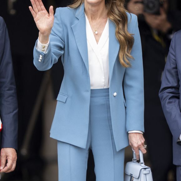 Son Altesse Royale, Catherine, Princesse de Galles (Catherine (Kate) Middleton, princesse de Galles), visite de 2 jours en Italie. À son arrivée à la mairie de Reggio Emilia, elle est accueillie par le maire de la ville, Marco Massari, le 13 mai 2026. © GoffPhotos/Bestimage