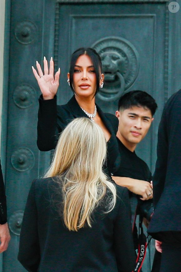 Kim Kardashian - La star américaine Kim Kardashian est arrivée au procès de la rue tronchet des "Papys braqueurs" au palais de justice de Paris, France, le 13 mai 2025. © Clovis-Liewig/Bestimage