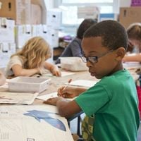 On arrête tout : ces phrases que l'on dit aux enfants et que l'on pense anodines ne le sont pas du tout !