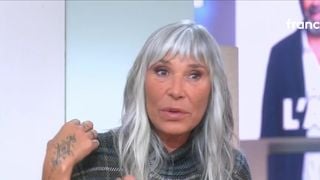 "Elle est allée manifester" : Zazie a trouvé un "attirail" de sécurité pour sa fille unique Lola, 24 ans, qui a rejoint la mobilisation lycéenne