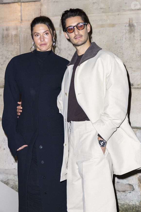 Natasha Andrews, Pierre Niney - Photocall du Défilé de mode Jacquemus Collection Hommes Automne Hiver Printemps-Été dans le cadre de la Fashion Week de Paris, France, le 25 janvier 2026.
 
© Olivier Borde / Bestimage