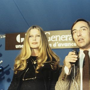 Allain Bougrain-Dubourg et Brigitte Bardot sont restés bons amis et ils ont passé de merveilleux moments ensemble.


En France, à Genevilliers, lors d'une campagne d'adoption au refuge de la SPA Grammont, Brigitte BARDOT et Allain BOUGRAIN-DUBOURG. Le 17 décembre 1983. © Jean-Claude Colin via Bestimage