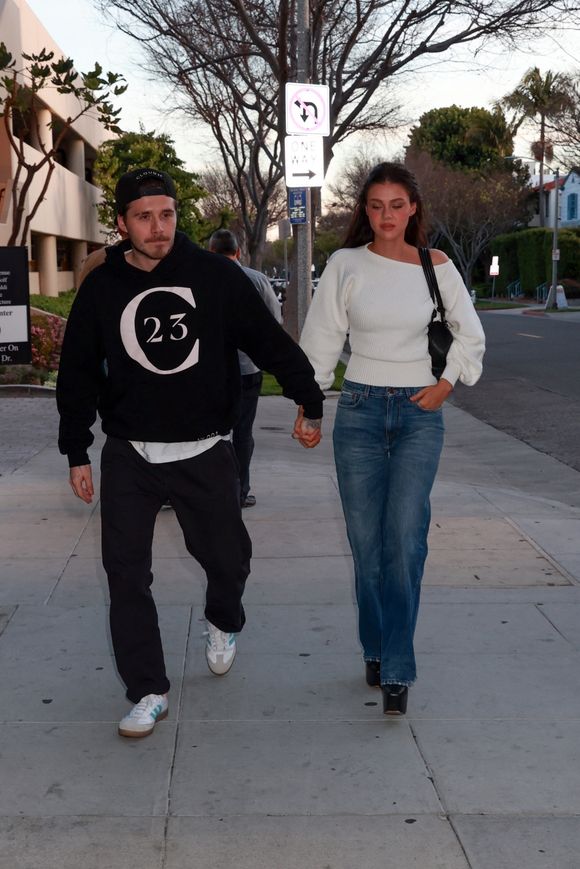 Beverly Hills, CA - EXCLUSIF - Brooklyn Beckham et Nicola Peltz ont été aperçus lors d'une soirée à Beverly Hills. Cela fait suite à leur retour de Suisse plus tôt dans la semaine. Backgrid USA / Bestimage