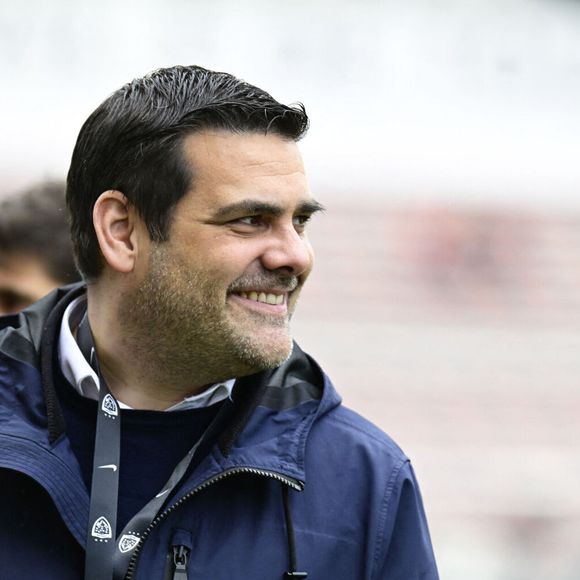 "C'est mon épouse qui a pris le relais ce jour-là quand on leur a annoncé tout ce qui allait suivre. C'est elle qui s'en est chargée. J'en étais incapable", a-t-il confié.

Matthieu Lartot - Le Stade Toulousain remporte la victoire face au RC Toulon (21 - 18) en quarts de finale de la Coupe des champions au stade Mayol, le 13 avril 2025. © William Cannarella / PsnewZ / Bestimage