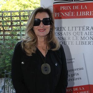 "En Anjou, faites le détour, ça vaut vraiment la peine", ajoute-t-elle, en révélant que le bâtiment lui évoque également des "souvenirs d’enfance en prime".

Valérie Trierweiler - Première édition du prix de la pensée libre au restaurant Laurent à Paris le 21 mai 2026. Constituée de deux catégories, " essai économique " et " essai politique ", la distinction vise à récompenser des ouvrages parus entre septembre 2025 et février 2026, et qui interrogent et racontent l'histoire de notre époque.  © Philippe Baldini/Bestimage