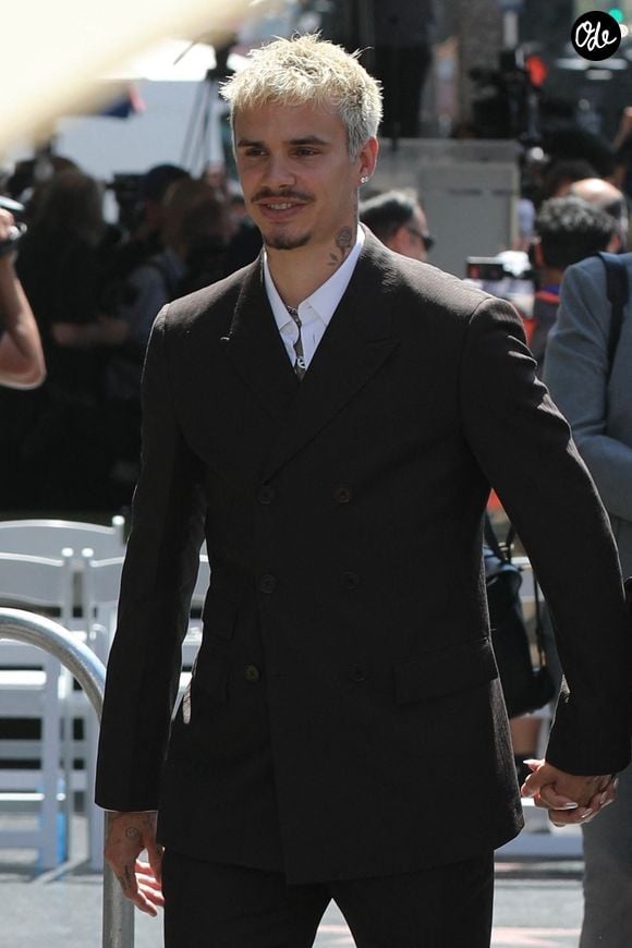 Il débute sa carrière en France avec un long-métrage en France.

Hollywood, Californie — Des célébrités, des athlètes et des invités de marque se sont réunis à Hollywood, en Californie, pour célébrer David Beckham à l’occasion de l’inauguration de son étoile sur le Hollywood Walk of Fame.
Backgrid USA / Bestimage