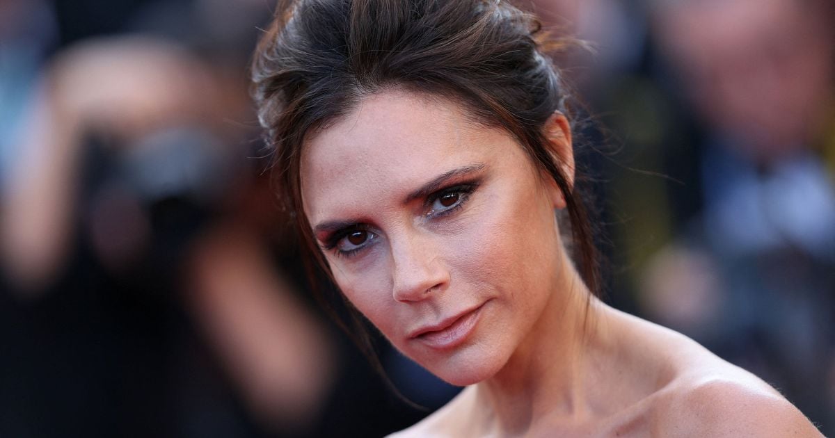 EXCLU À 51 ans, Victoria Beckham est adepte d'une cure qui ralentit le vieillissement "sans sel, sans sucre, sans aliments...", décrypte un pro