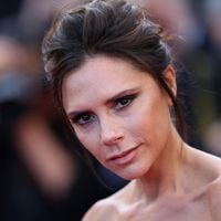 EXCLU À 51 ans, Victoria Beckham est adepte d'une cure qui ralentit le vieillissement "sans sel, sans sucre, sans aliments...", décrypte un pro