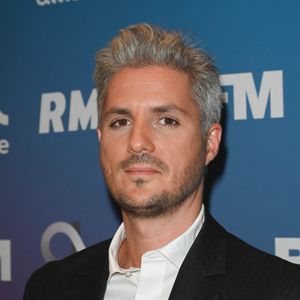Avec sa belle Alexandra, il a eu un bébé l'an dernier.

Jean-Baptiste Boursier - Conférence de rentrée 2022/2023 BFM TV à Paris le 6 septembre 2022. © Coadic Guirec/Bestimage