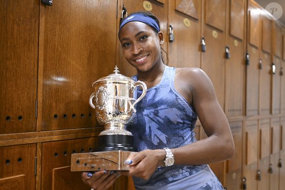 Récemment, Coco Gauff a fait quelques révélations concernant l’Espagnol

Coco Gauff avec la coupe Suzanne-Lenglen dans les vestiaires après sa Finale des internationaux de France de Tennis de Roland Garros 2025 (Jour 14), à Paris, France, le 7 juin 2025. © Corinne Dubreuil/FFT via Bestimage
