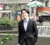 Elle a épousé l'avocat Kei Komuro, un roturier, 

Kei Komuro, le mari de l'ancienne princesse du Japon Mako, entame une nouvelle vie à New York. Déchue de son titre impérial pour avoir épousé un roturier, Mako a suivi son époux à New York où il occupe un poste dans un cabinet juridique à partir du 15 novembre 2021.