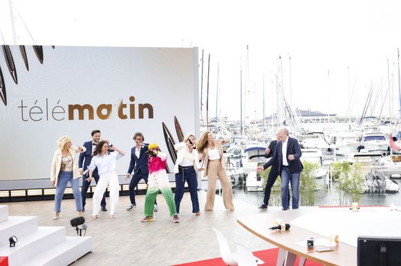 Exclusif - Flavie Flament, Charlotte Lipinska, Alex Jaffray, Samuel Ollivier, Camille Dahan, Cécile de France, les Frères Dardenne (Luc et Jean-Pierre Dardenne) et Femi the Scorpion sur le plateau de l'émission Télématin en marge du 78ème Festival International du Film de Cannes, France, le 22 mai 2025. © Jack Tribeca/Bestimage