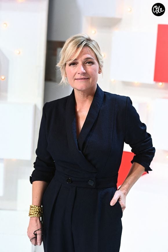Anne-Elisabeth Lemoine lors de l'enregistrement de l'émission "Vivement Dimanche", présentée par M.Drucker et diffusée le 19 novembre sur France 3, au Studio Gabriel à Paris.

© Guillaume Gaffiot / Bestimage