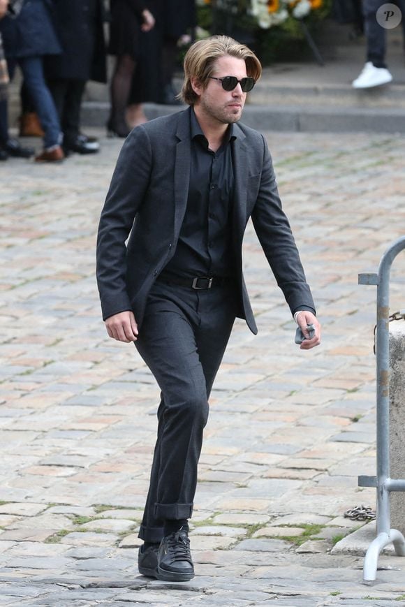 Giovanni Castaldi lors de la messe d'hommage au magnat français Bernard Tapie à l'église Saint Germain des Prés à Paris, France, le 6 octobre 2021. Les obsèques auront lieu le 8 octobre à la cathédrale de la Major, à Marseille. Bernard Tapie est décédé des suites d'un cancer à l'âge de 78 ans. Photo par Jerome Domine/ABACAPRESS.COM