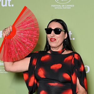 Rossy de Palma - Soirée Nespresso x Brut 2025 lors du 78ème Festival de Cannes à La Plage Nespresso le 15 mai 2025. © Lionel Urman/Bestimage