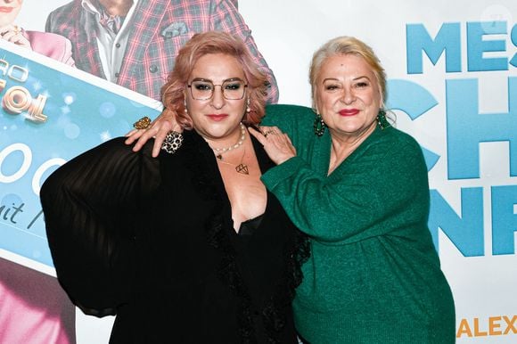 Marilou Berry et Josiane Balasko assistent au photocall pour la première de "Mes tres chers enfants" à l'UGC Bercy à Paris, France, le 13 décembre 2021. Photo by Victor Joly/ABACAPRESS.COM