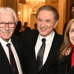 Exclusif - Michel Drucker, Jacques vendroux et Françoise Boulain. M.Drucker reçoit la médaille de Commandeur de la Légion d’honneur par le président de la République Française Emmanuel Macron au palais de l'Elysée à Paris, le 13 février 2025.
© Guillaume Gaffiot / Bestimage