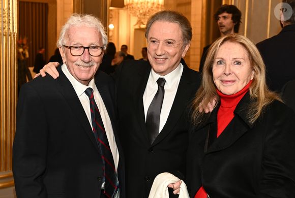 Exclusif - Michel Drucker, Jacques vendroux et Françoise Boulain. M.Drucker reçoit la médaille de Commandeur de la Légion d’honneur par le président de la République Française Emmanuel Macron au palais de l'Elysée à Paris, le 13 février 2025.
© Guillaume Gaffiot / Bestimage