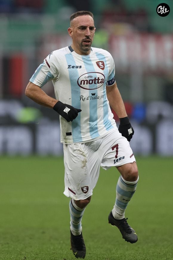 Sur son compte Instagram officiel, le jeune athlète a fièrement affiché ses grandes ambitions pour la nouvelle saison. "#U16 Ready to start, 2026 is our year". 

Franck Ribery (US Salernitana 1919) lors du match de Serie A opposant l'AC Milan à l'US Salernitana au stade San Siro, à Milan, Italie, le 4 décembre 2021. © Francesco Scaccianoce/LPS/Zuma Press/Bestimage