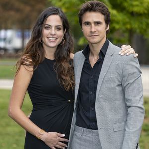 Mais n'était pas accompagnée de son mari Julien Dereims

Anouchka Delon enceinte et son compagnon Julien Dereims - Arrivées au défilé Elie Saab "Collection Prêt-à-Porter Printemps/Eté 2020" lors de la Fashion Week de Paris (PFW), le 28 septembre 2019.

© Olivier Borde / Bestimage