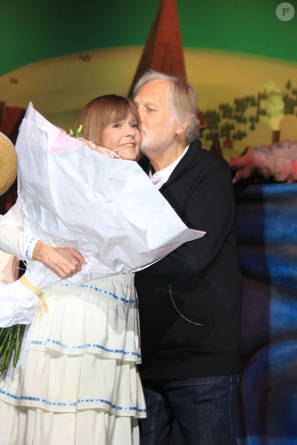 Exclusif - Chantal Goya et son mari Jean-Jacques Debout - Chantal Goya sur la scène du Palais des Congrès dans son spectacle "Le soulier qui vole" à Paris le 6 octobre 2019. © Philippe Baldini/Bestimage