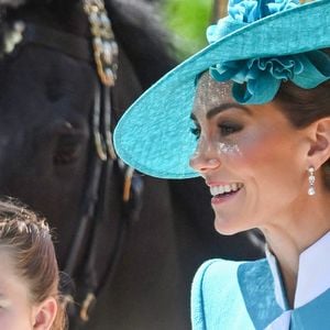 Catherine (Kate) Middleton, princesse de Galles, La princesse Charlotte de Galles - Les membres de la famille royale britannique arrivent à Buckingham Palace pour la cérémonie Trooping the Colour à Londres, le 14 juin 2025. Affecté par le crash du Boeing 787 Dreamliner à Ahmedabad du 12 juin, le souverain et les officiels porteront un brassard noir en hommage aux plus de 270 victimes. Bon nombre d'elles étaient des ressortissants britanniques.