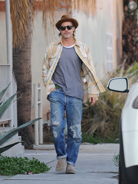 Un divorce durant lequel Brad Pitt a été accusé de violences...

Brad Pitt quitte sa galerie d'art de Los Angeles, le 15 décembre 2019. Crédit Bestimage